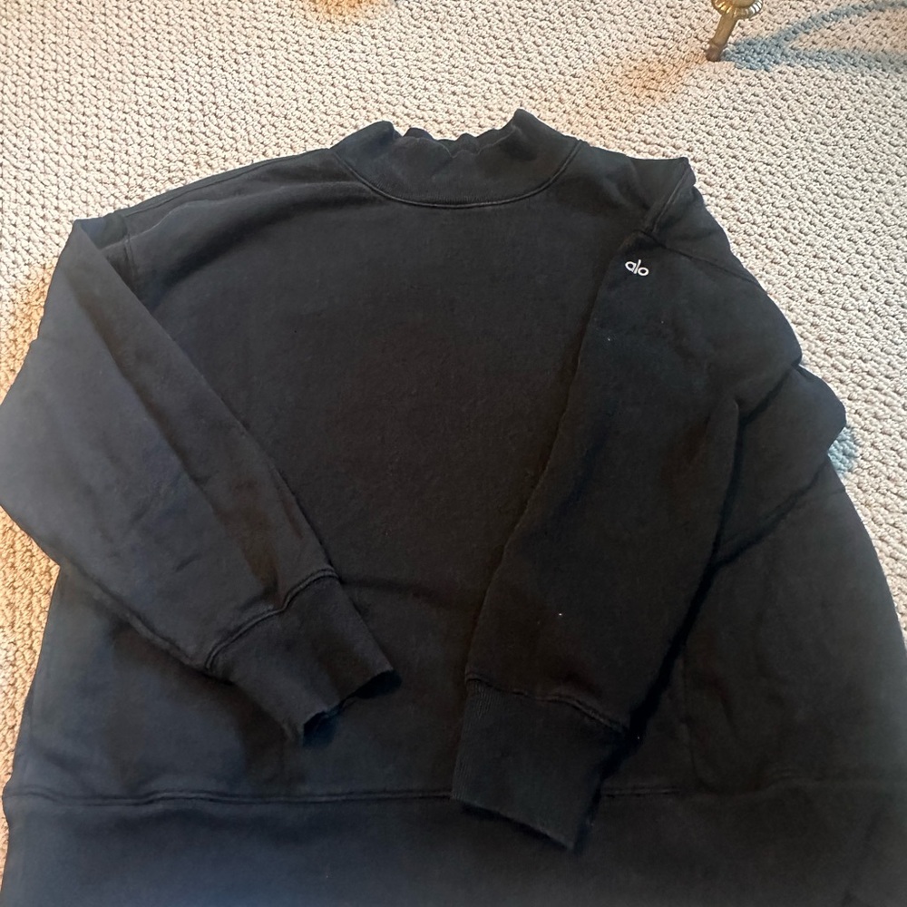 ALO Yoga womens Classic Black  Sweater